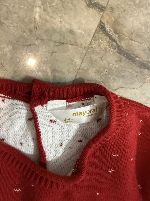 Продавам детски комплект  мяйорал 65 см пола чорапогашник и блузка