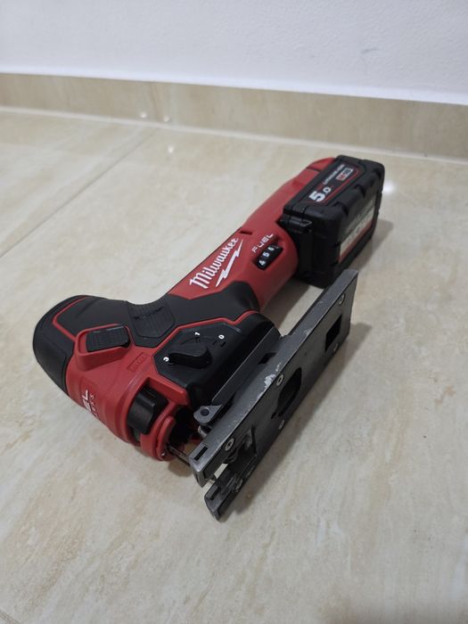 Fierastrau pendular Milwaukee M18 FBJS