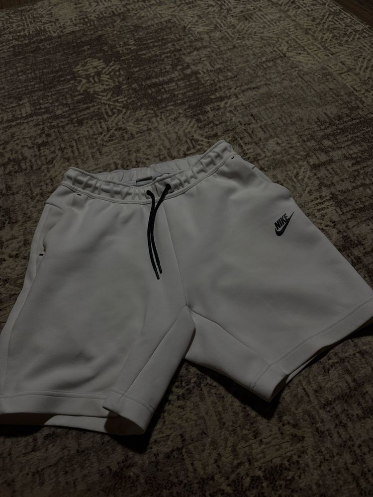 Pantaloni scurti tech albi S