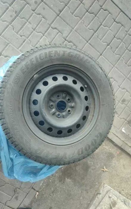 Anvelope All Season GoodYear EfficientGrip 215/70R16 Impecabile+ jante