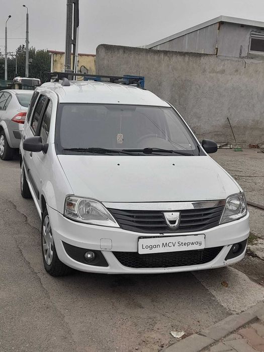 Vând Logan MCV 2007