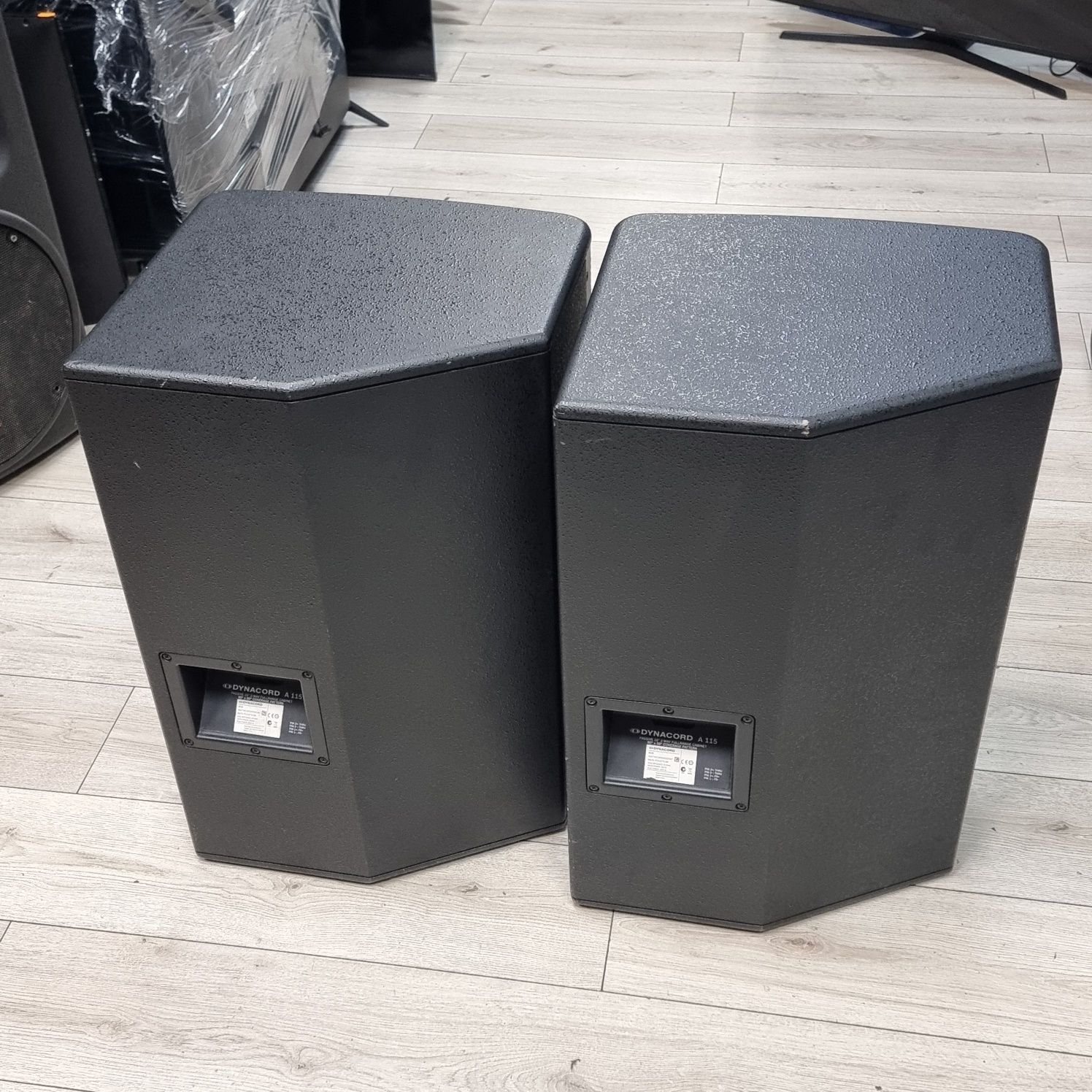 Amanet F28: Boxe Pasive Dynacord A 115