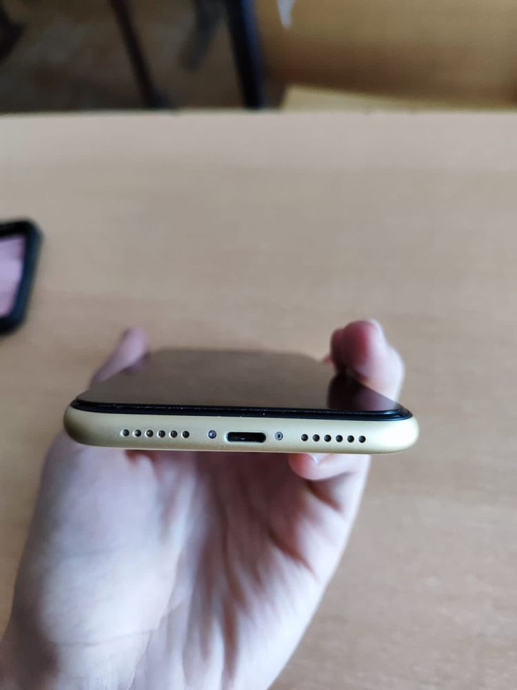 Телефон iPhone Xr