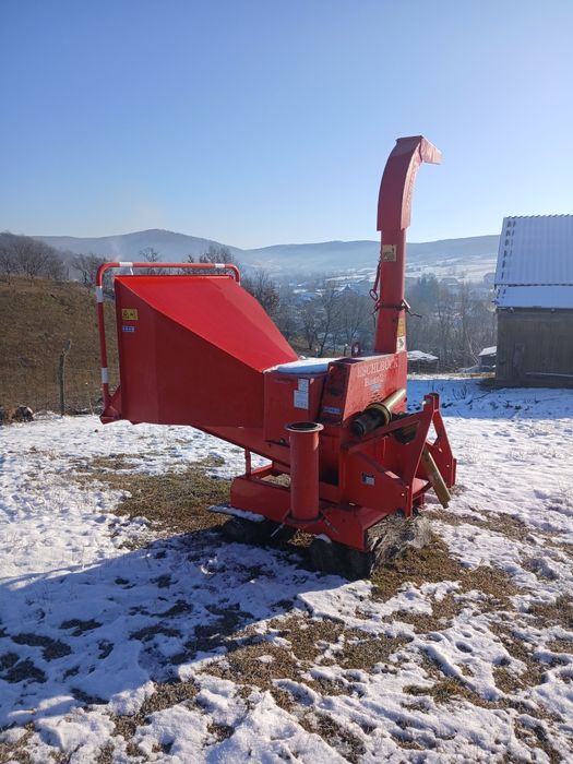 De vanzare tocator ramuri!