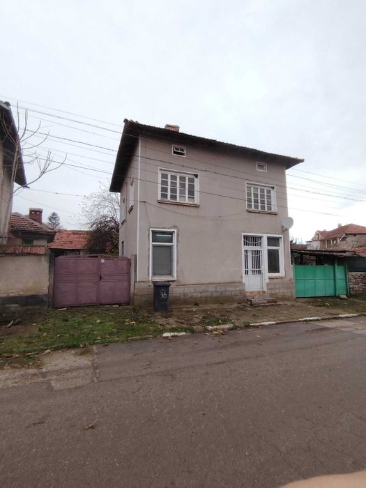 Къща в близост до магистрала Хемус !