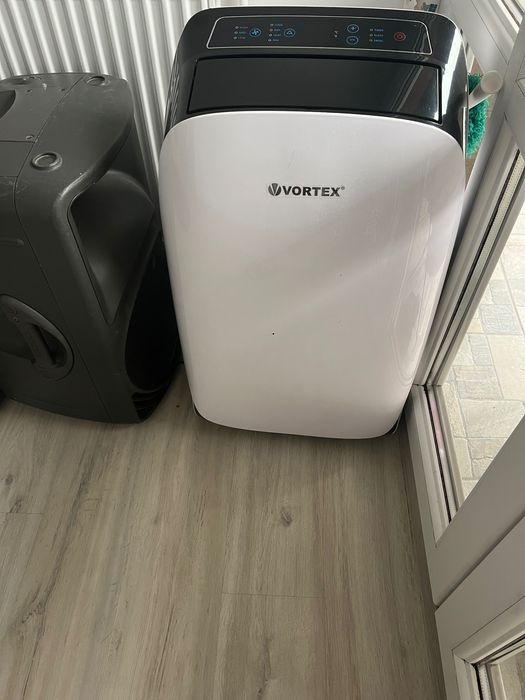 Vând aer condiționat face și căldură !