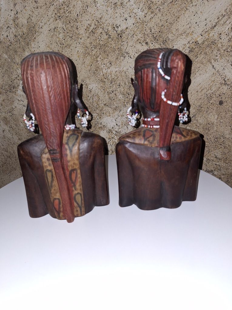 Дървени абаносови фигури и прибори