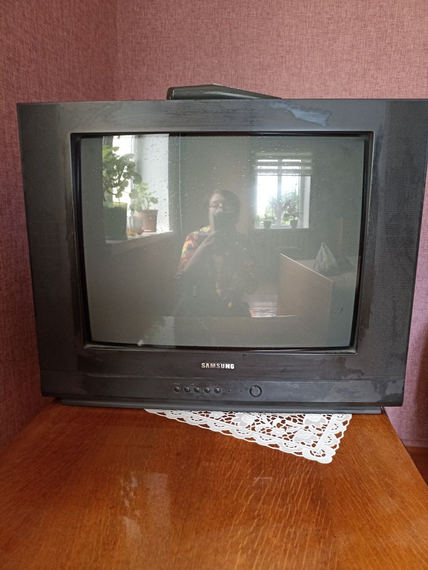 Продам телевизор Самсунг модель 21H4