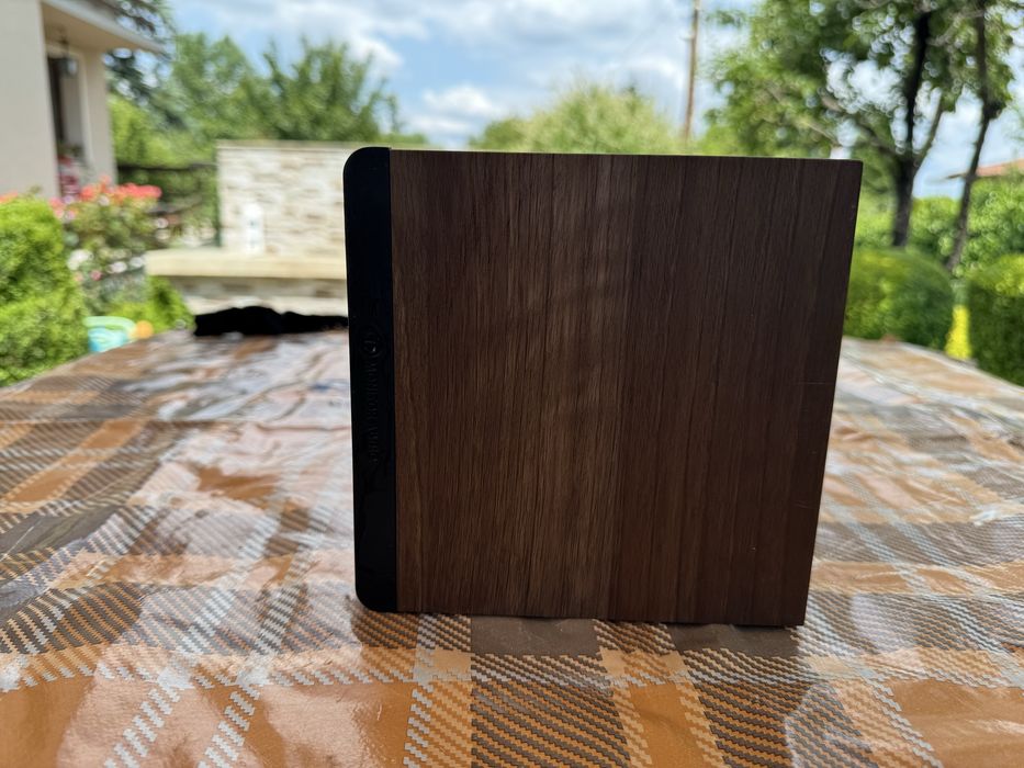 Продавам център колона-говорител MONITPR AUDIO BX