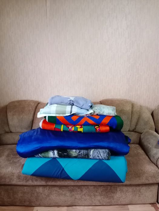 Бесплатно отдаем диван и тд