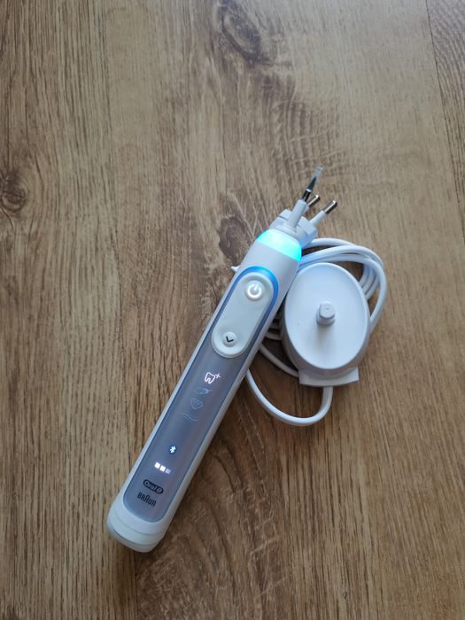 Periuta Dinti Electrica Bluetooth Oral-B Genius 9000 Alba Perfecta