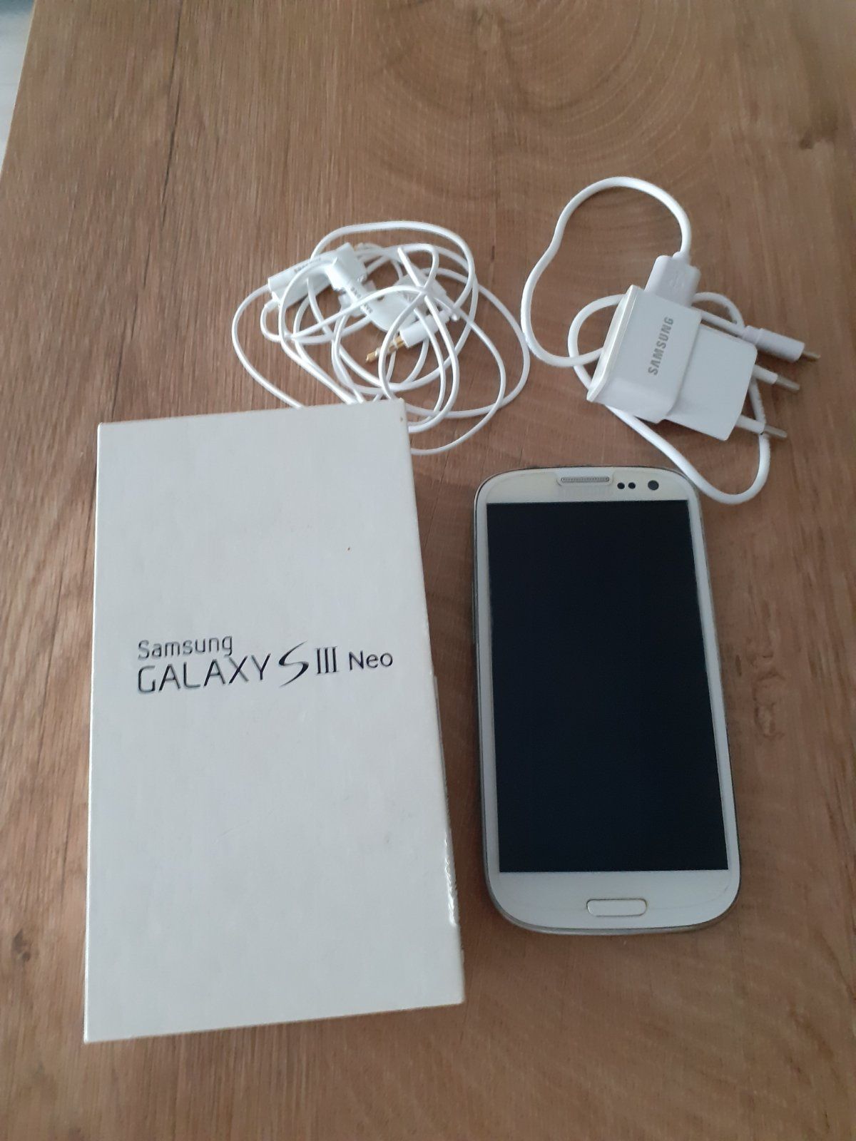 Телефон Samsung s3neo