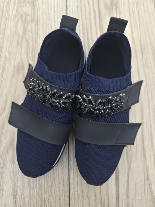 Маратонки , обувки