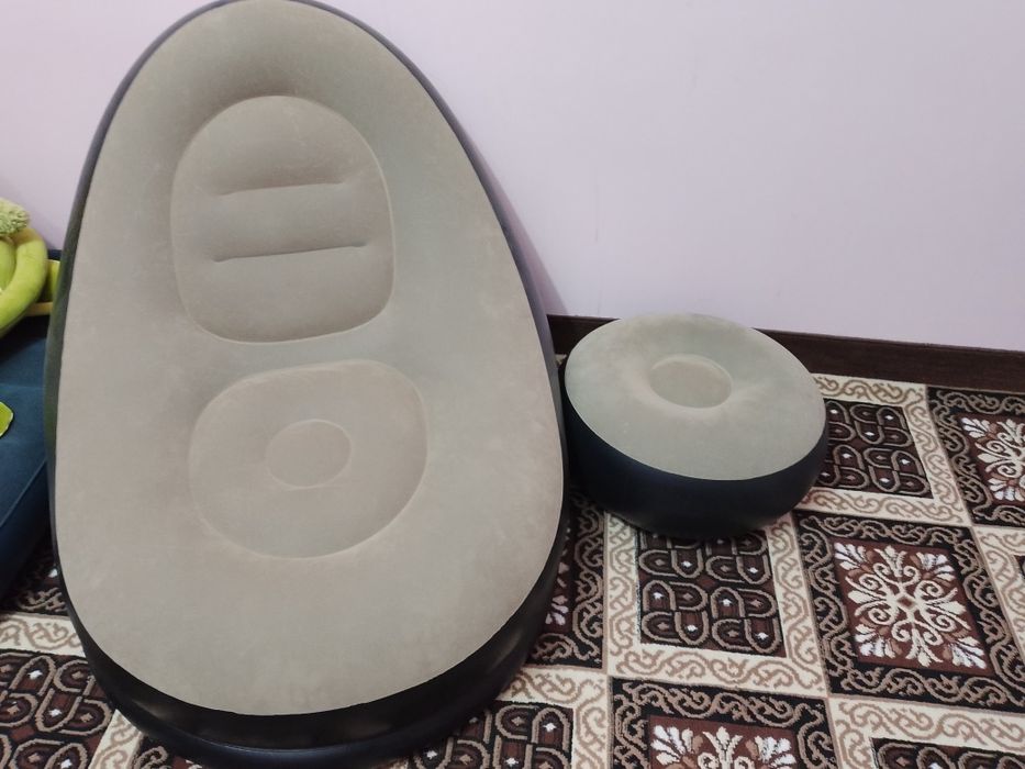 Кресло надувное замшевое с пуфиком