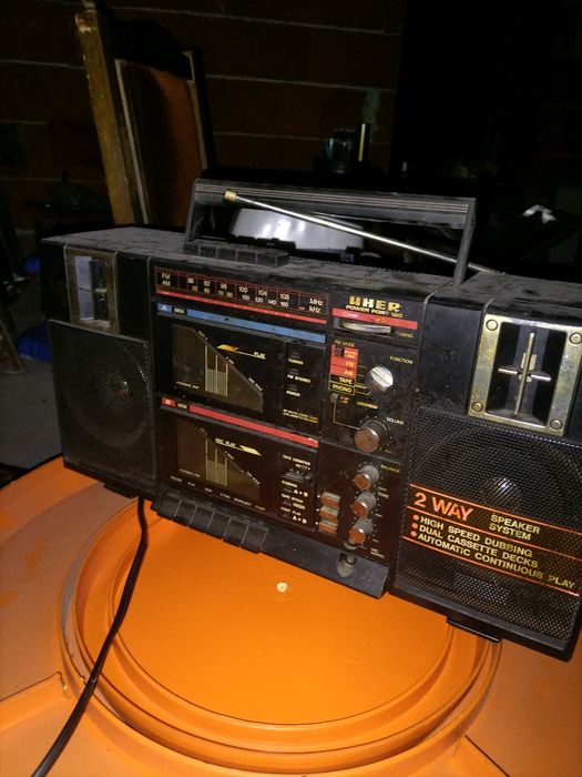 Старо радио работещо