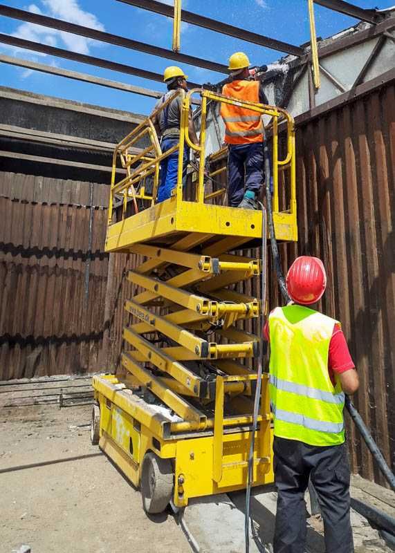 Nacela Foarfeca de Inchiriat. Inchirieri Platforma Aeriana 6, 8, 12 m.