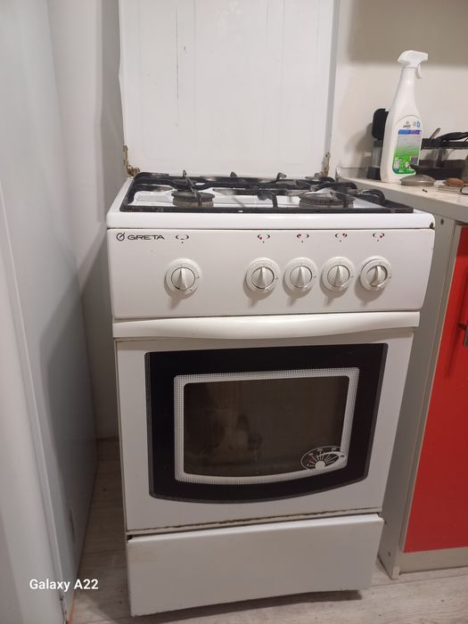 Продам б/у газовую плиту с духовкой за 39 000