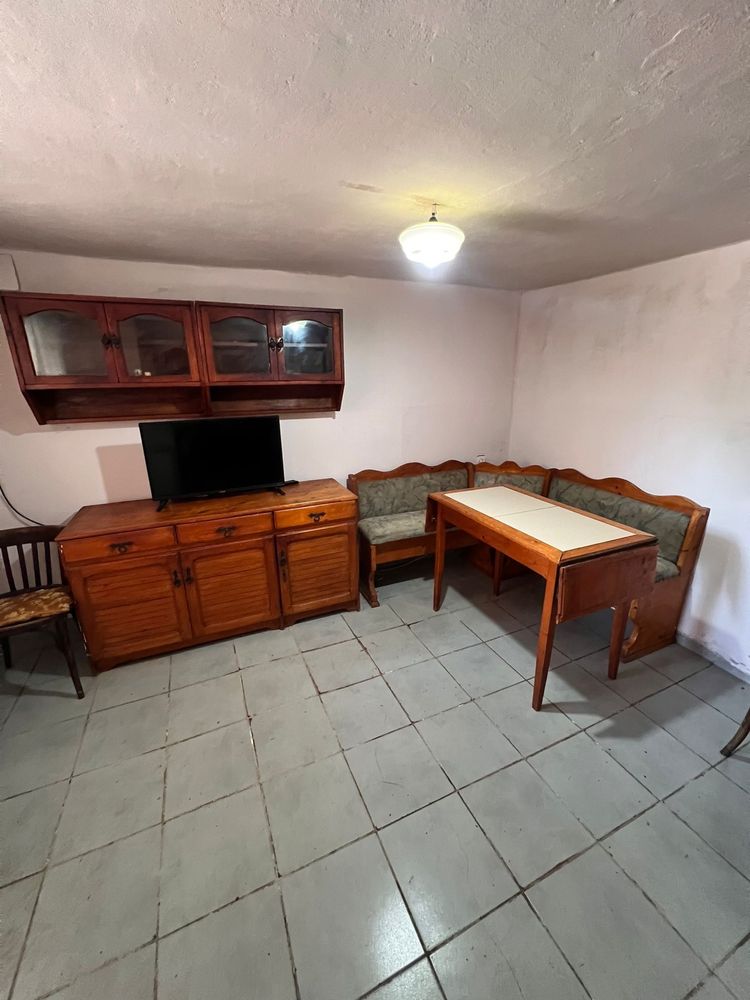 Vand mobila bucatarie si set masa cu coltar bucatarie