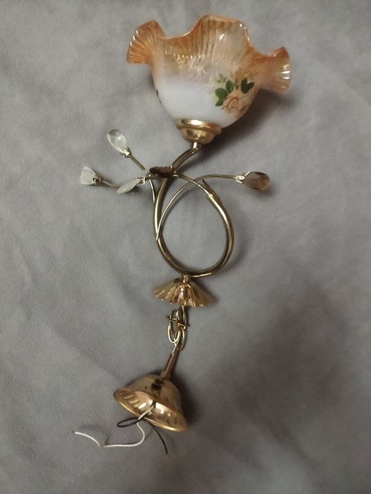 Продам подвесную люстру