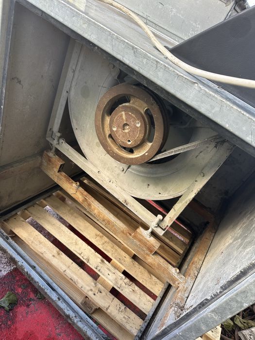 Utilaje ventilație cabină vopsitorie auto cu motor și filtre