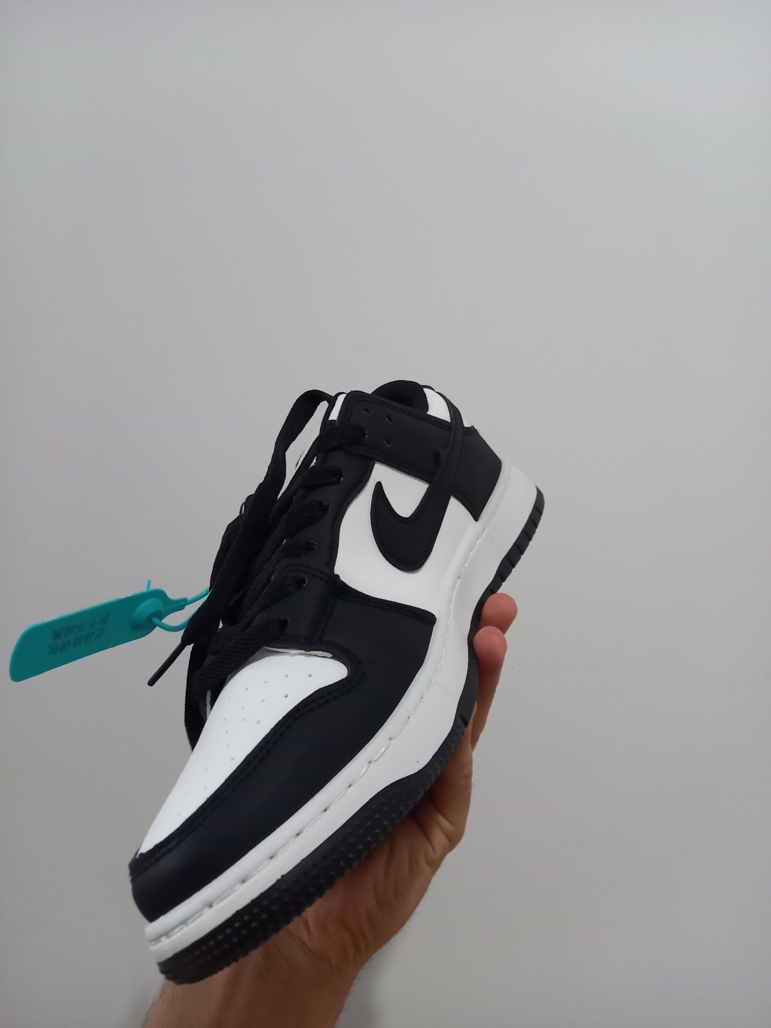 Кроссовки Nike продается.