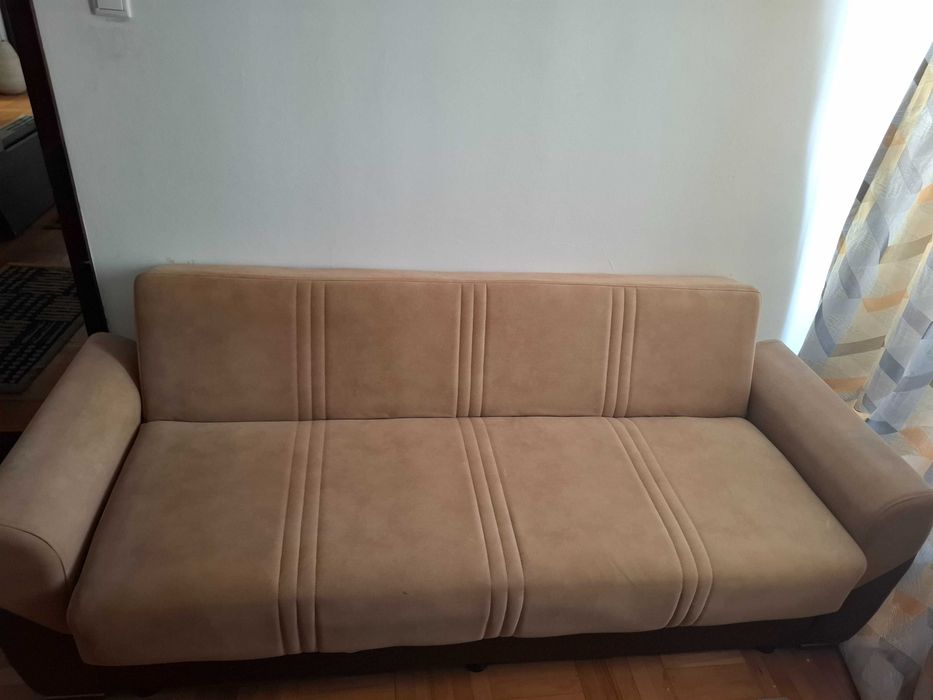 Canapea extensibila 3 locuri