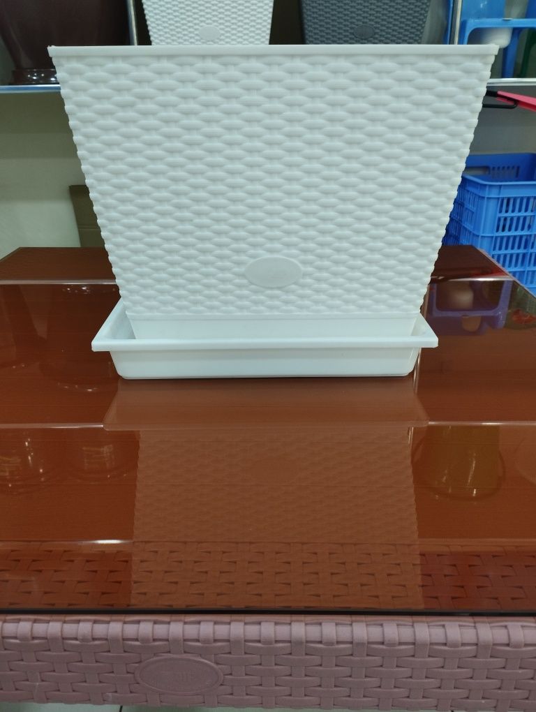 Plastmassa gultuvaklarimiz bor sotuvda