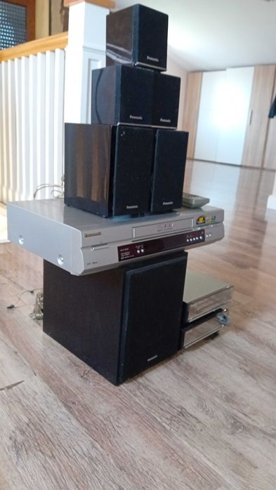 Sistem Home Theatre Panasonic SC-DT 100-pentru cunascatori