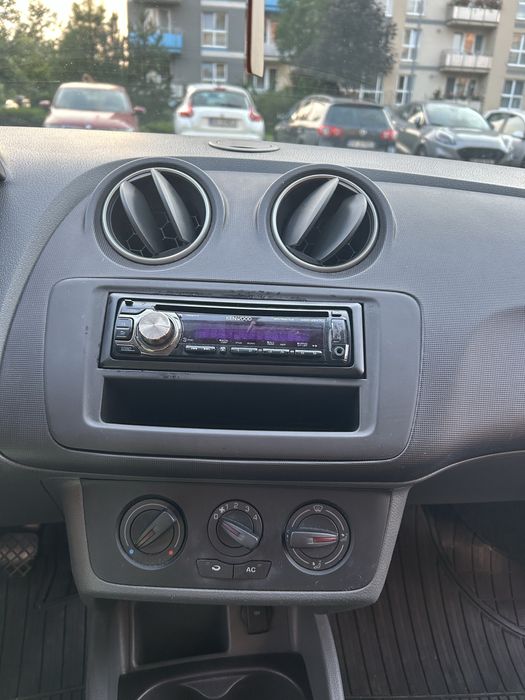 Vând Seat Ibiza