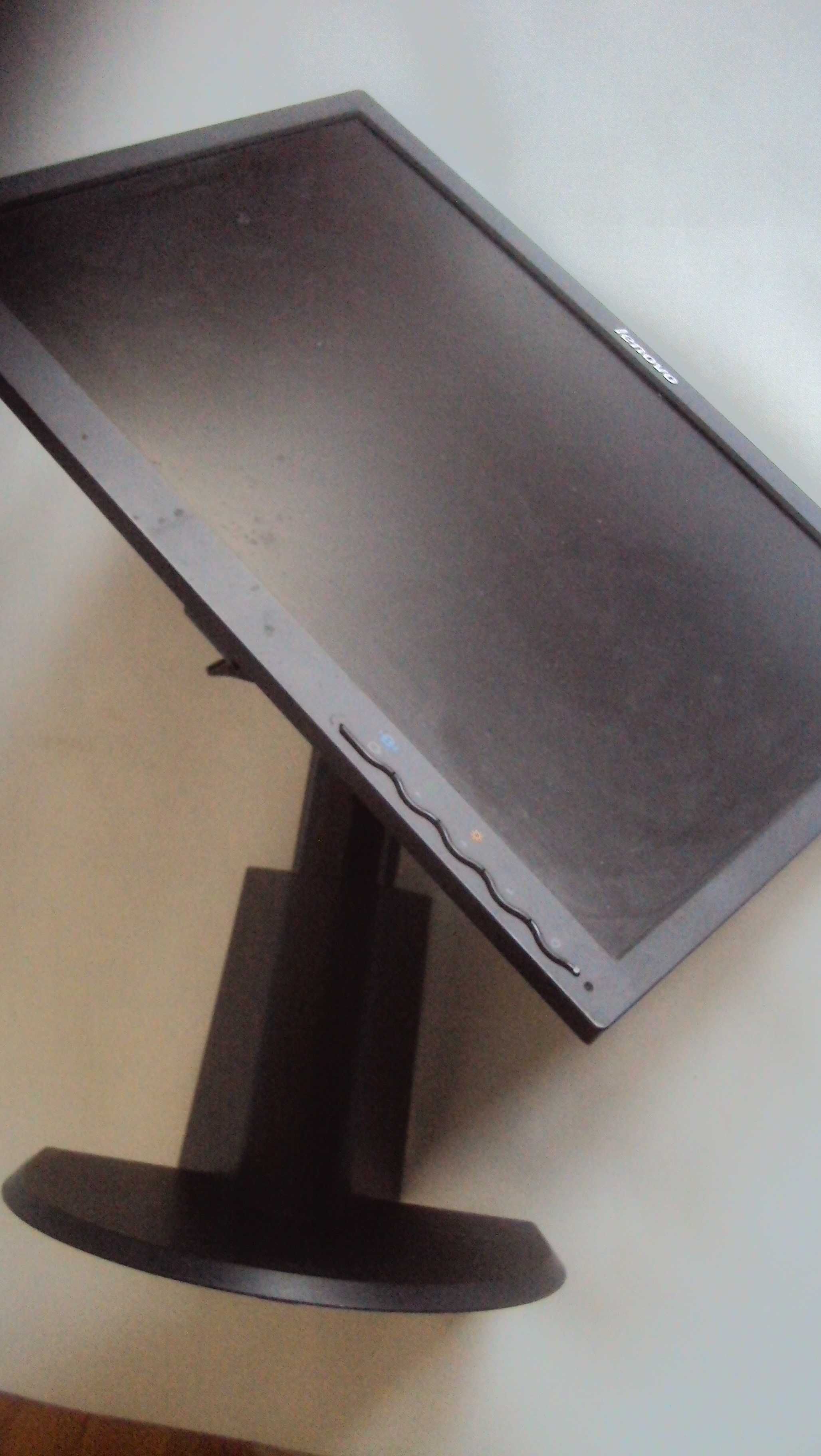 Телескопична въртяща се стойка за монитор с Lenovo ThinkVision