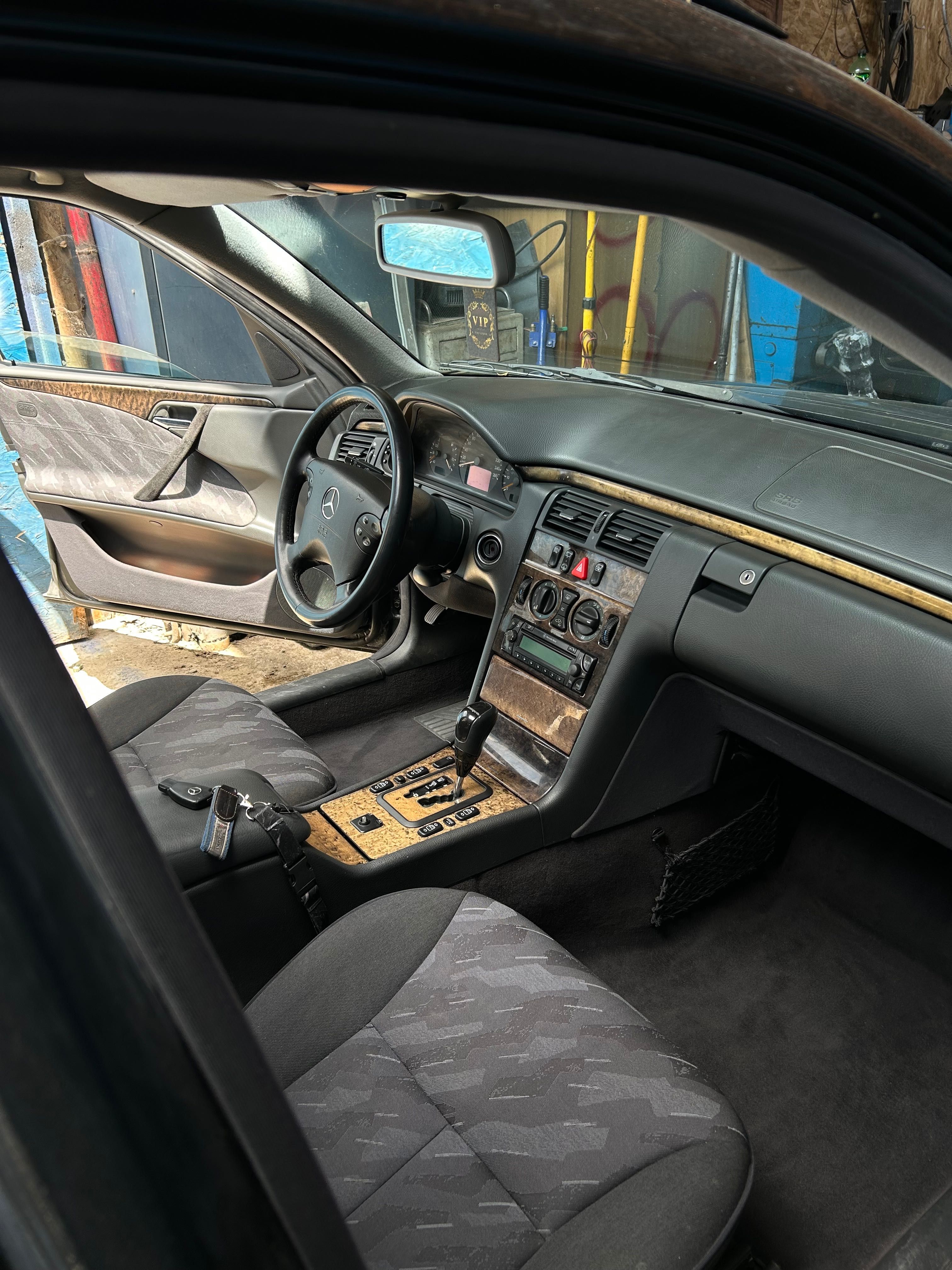 URGENT vând mercedes benz w210 e200 NEGOCIABIL