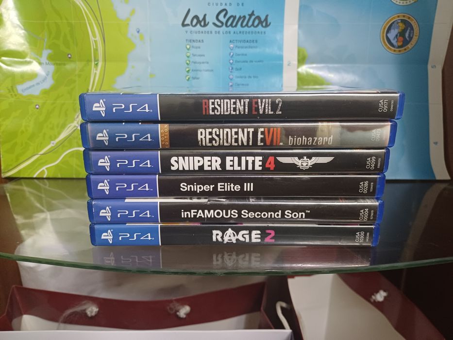 Диски игры на PS4 и PS5