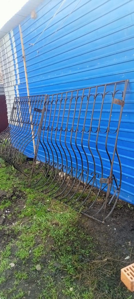 Продам решотку кованный металл