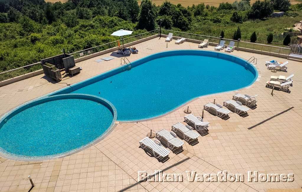 Продава се Тристаен апартамент в Бяла - 106 кв.м за 850 €/кв.м - Снимка #17