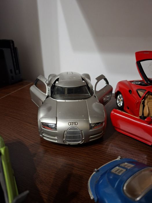 Machete auto din metal 1:18 ; 1:24