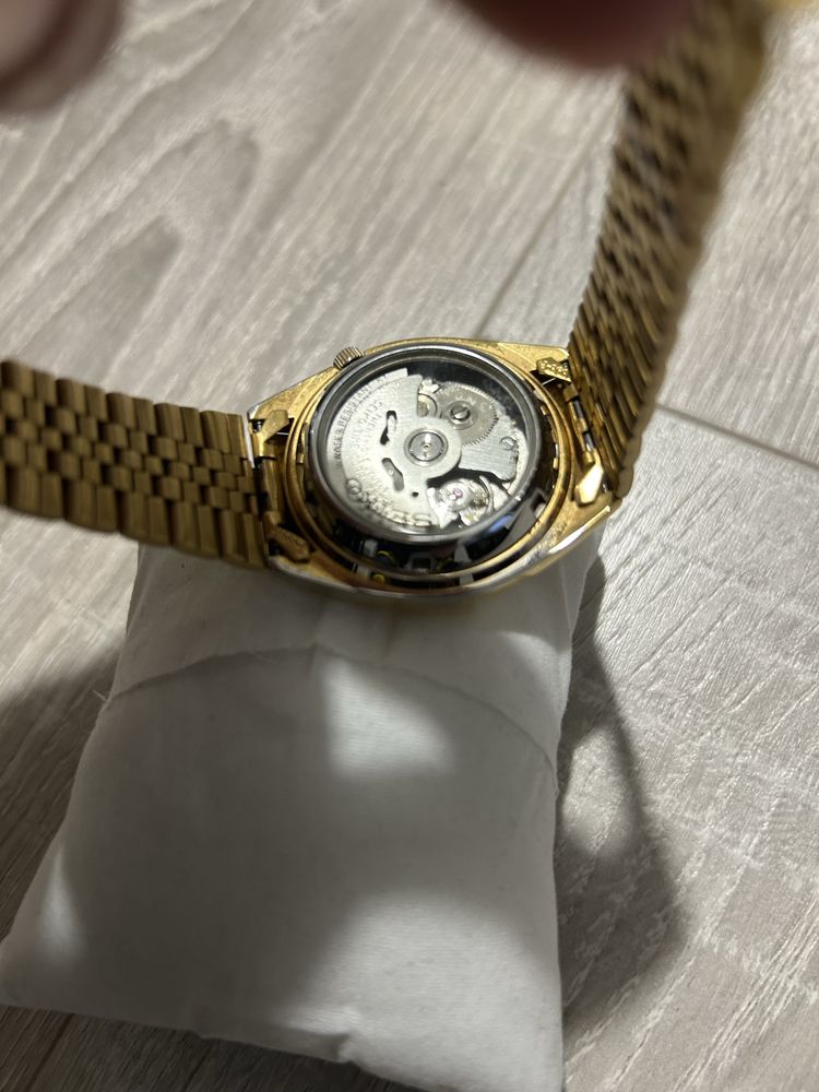 Часовници Hugo boss и Seko 5