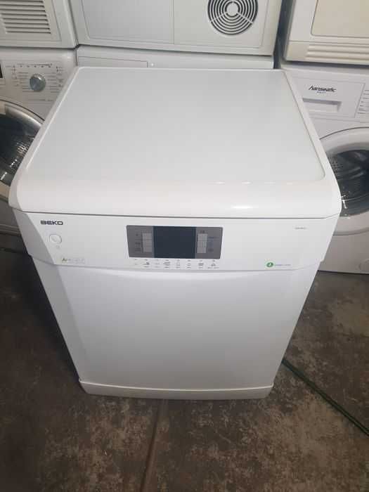 Продавам голяма свободно-стояща Съдомиялна BEKO