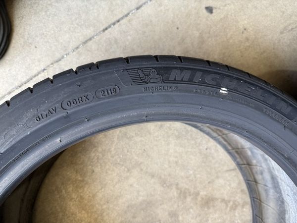 235/40/19 MICHELIN 2бр