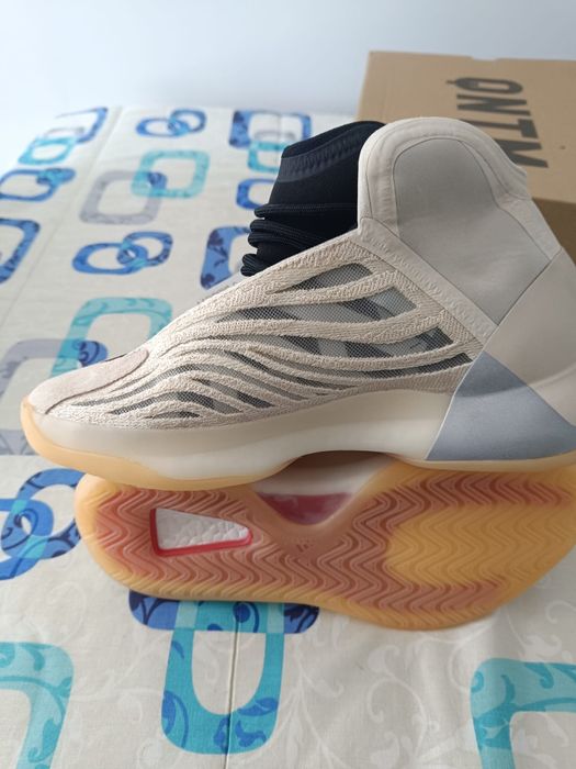 Adidas Yeezy nr 41,5