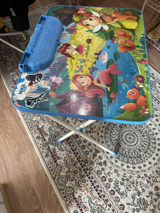 Продам Детский стол