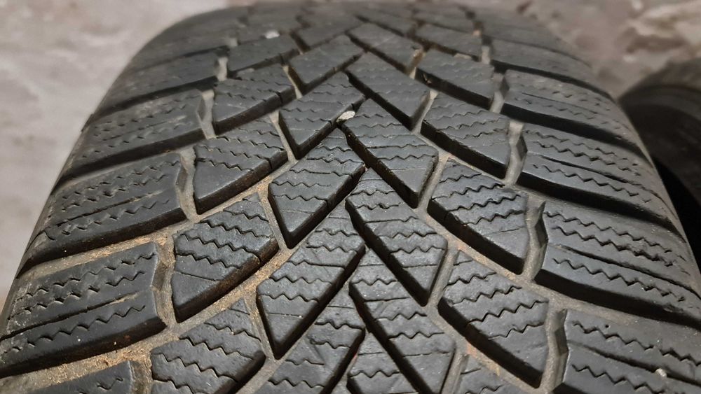 Зимни гуми 215 45 18