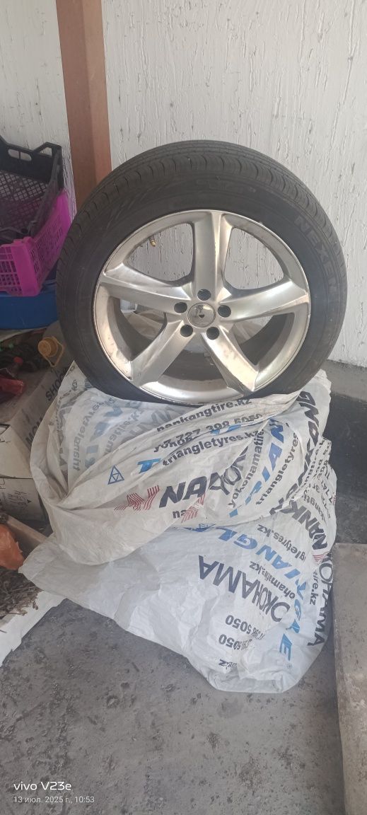 Продам Титаник с резиной