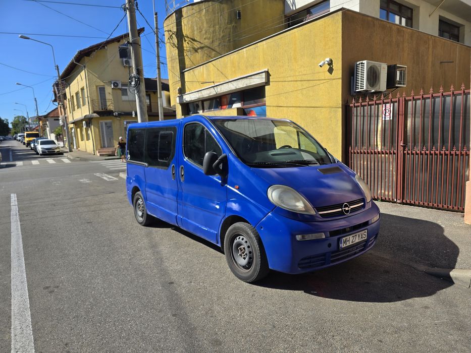 Ople vivaro 1.9 8+1 locuri