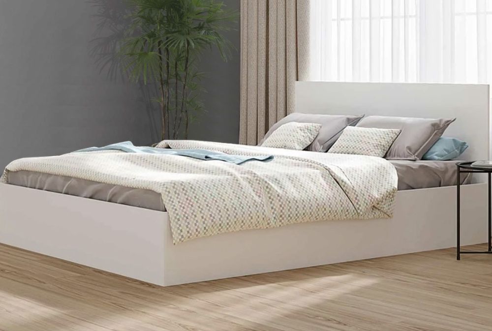 Продается двуспальная кровать с матрсом