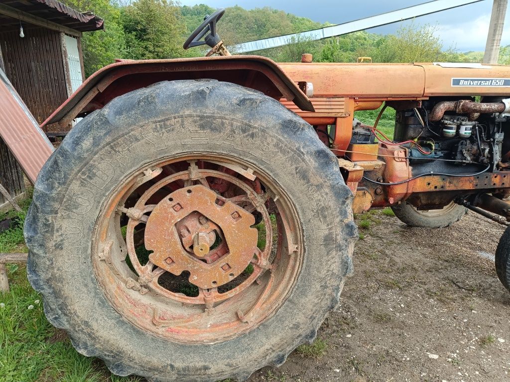 Tractor 650 fără cabină