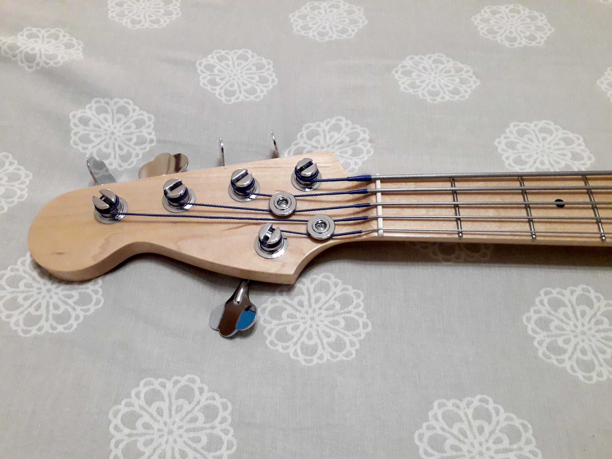 Бас-китара Custom Precision type 5-string (за лява ръка)
