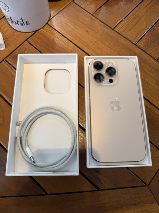 iPhone 16 PRO GOLD 256gb / 93% baterie