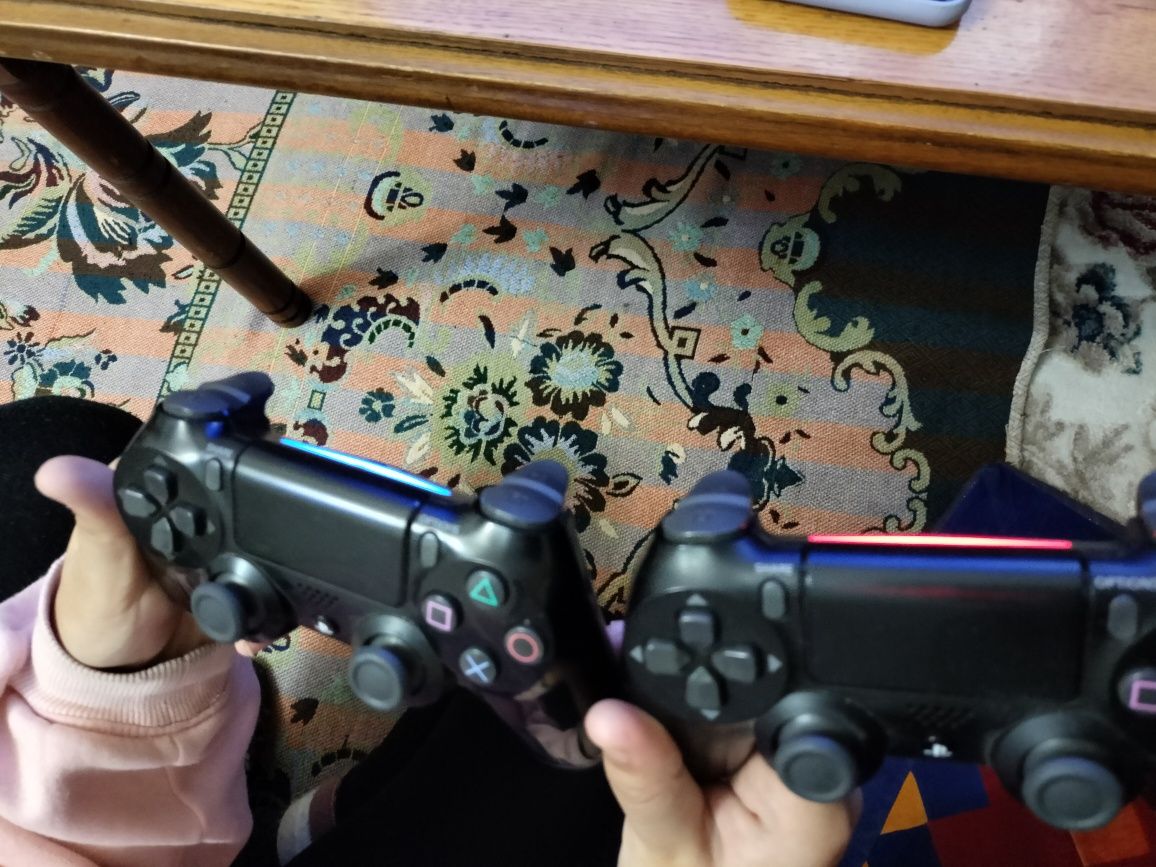 Продам playstation 4