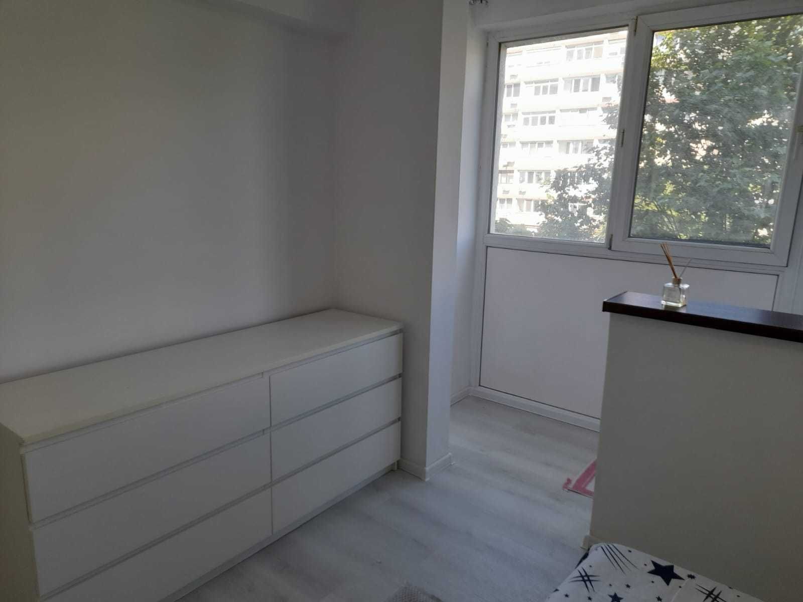 inchiriez apartament 2 camere, Bd Cantemir sector 4, decomandat