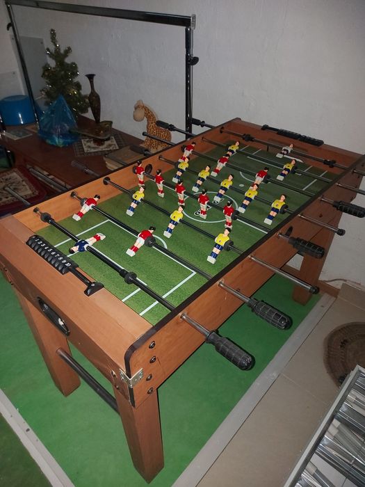 Продам настольный футбол б/у